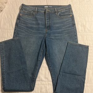 Old Navy women jeans size 12 tall. Never worn!